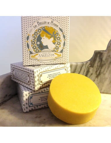Savon naturel au lait d'ânesse, velours de karité et d'avocat.