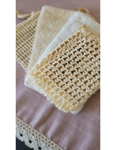 Set de 4 sachets en matières végétales pour éliminer les cellules mortes en douceur, bambou, rami, jute et sisal