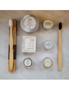 hygiène dentaire et buccale, brosses à dents en bambou, dentifrice en perles à croquer et baumes à lèvres protecteurs naturels