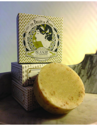 Savon naturel Sauge poudrée et ortie verte. Saponifié à froid et à la main enrichi en lait entier bio.