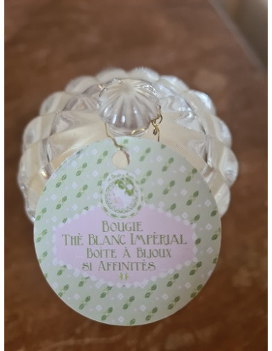 Bougie artisanale parfumée dans sa verrerie boite à bijoux réutilisable ou rechargeable
