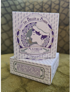 4 lavandes bio pour ce savon saponifié à froid, naturel et surgras.
